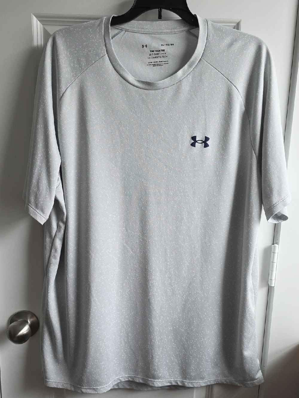 Under Armour Men’s Light Gray Speckled Performance Tee with Navy Logo XL G065